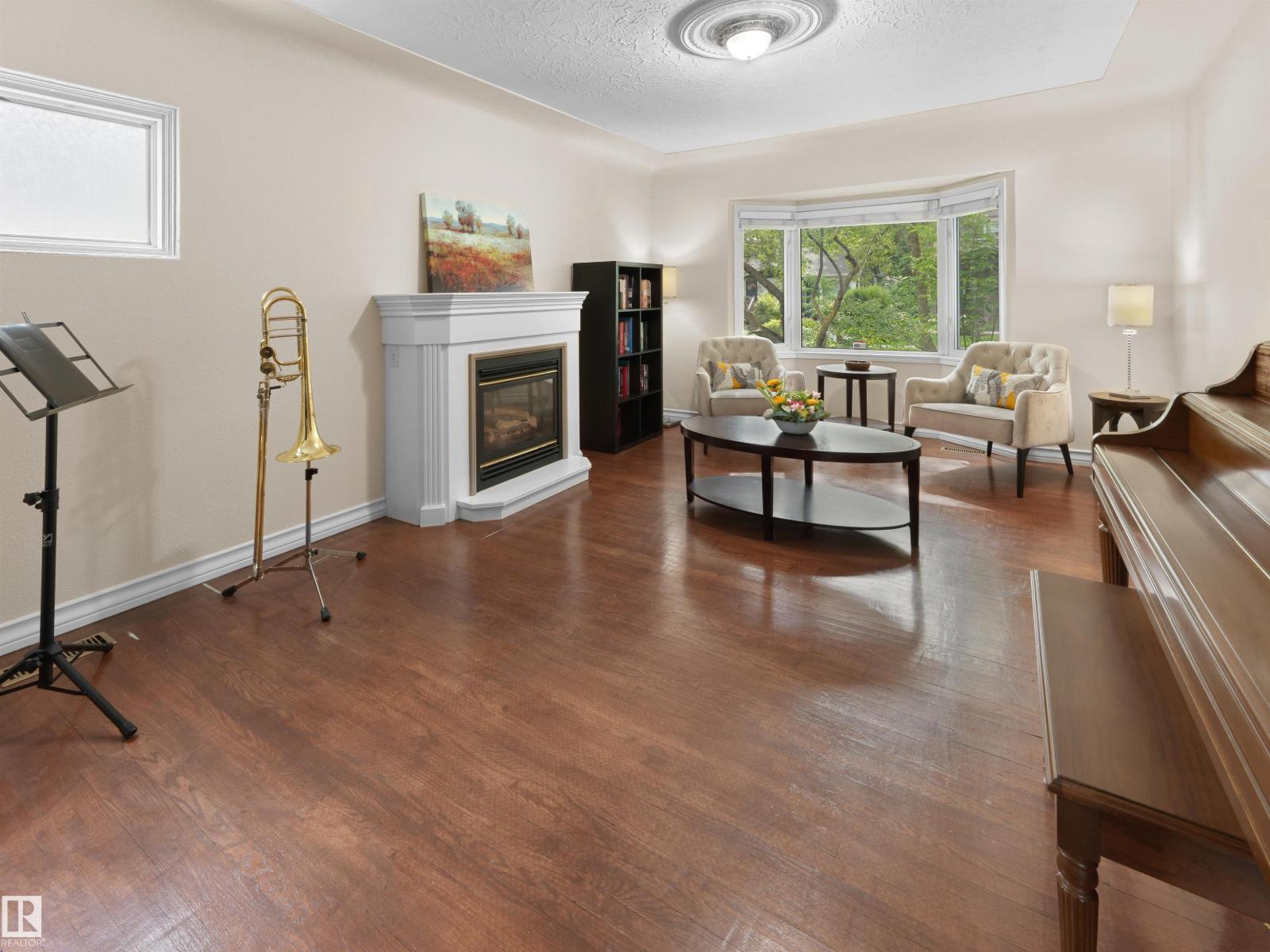 10968 75 Av Nw Property Photo 5