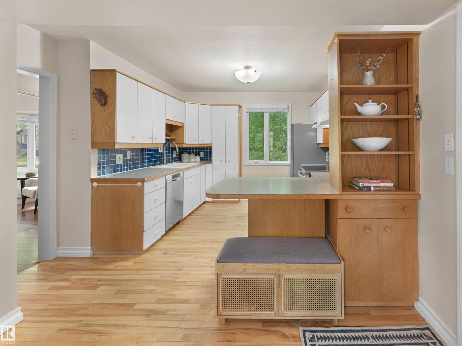 10968 75 Av Nw Property Photo 8