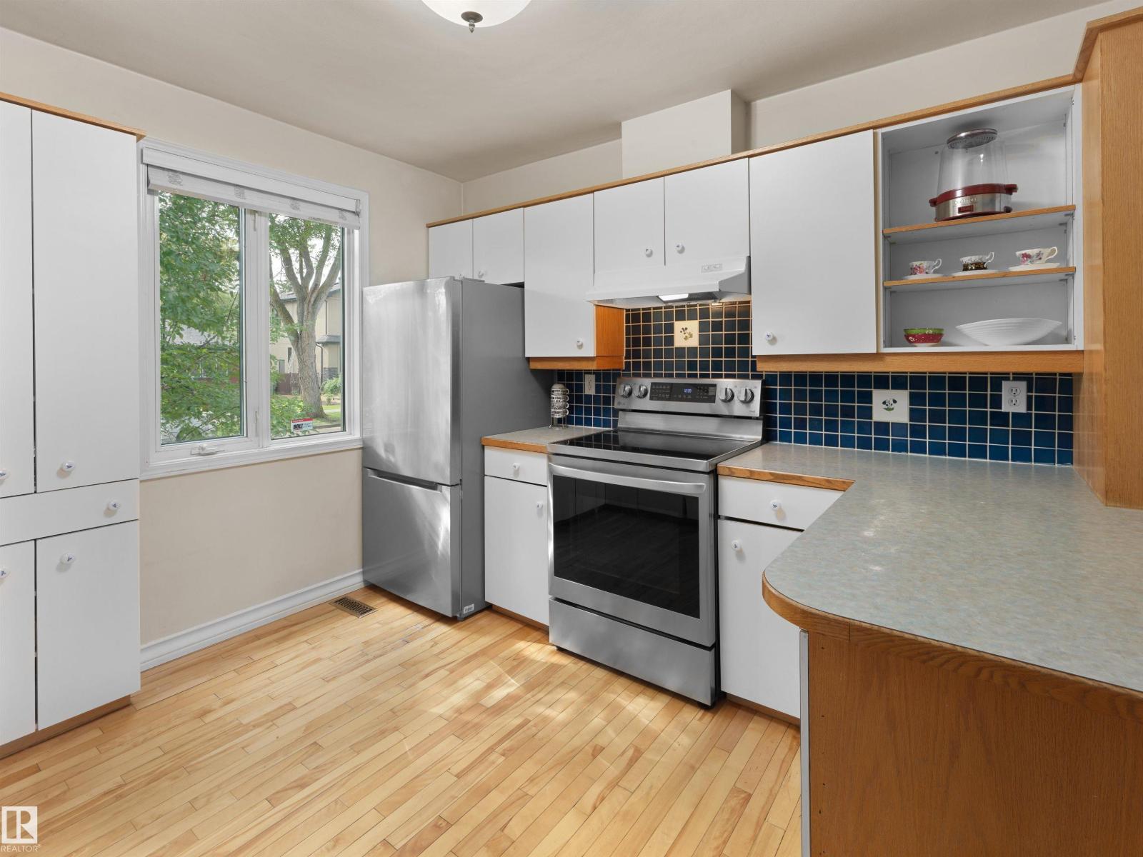 10968 75 Av Nw Property Photo 9