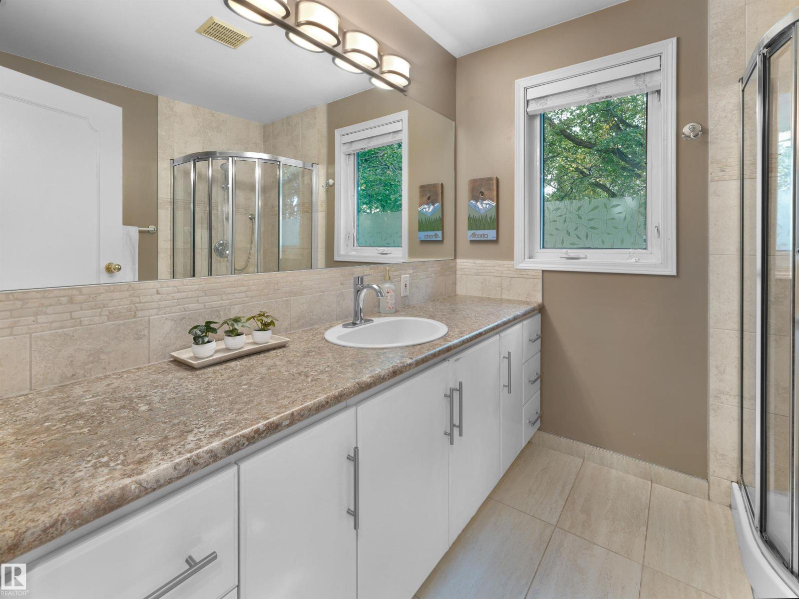 10968 75 Av Nw Property Photo 20