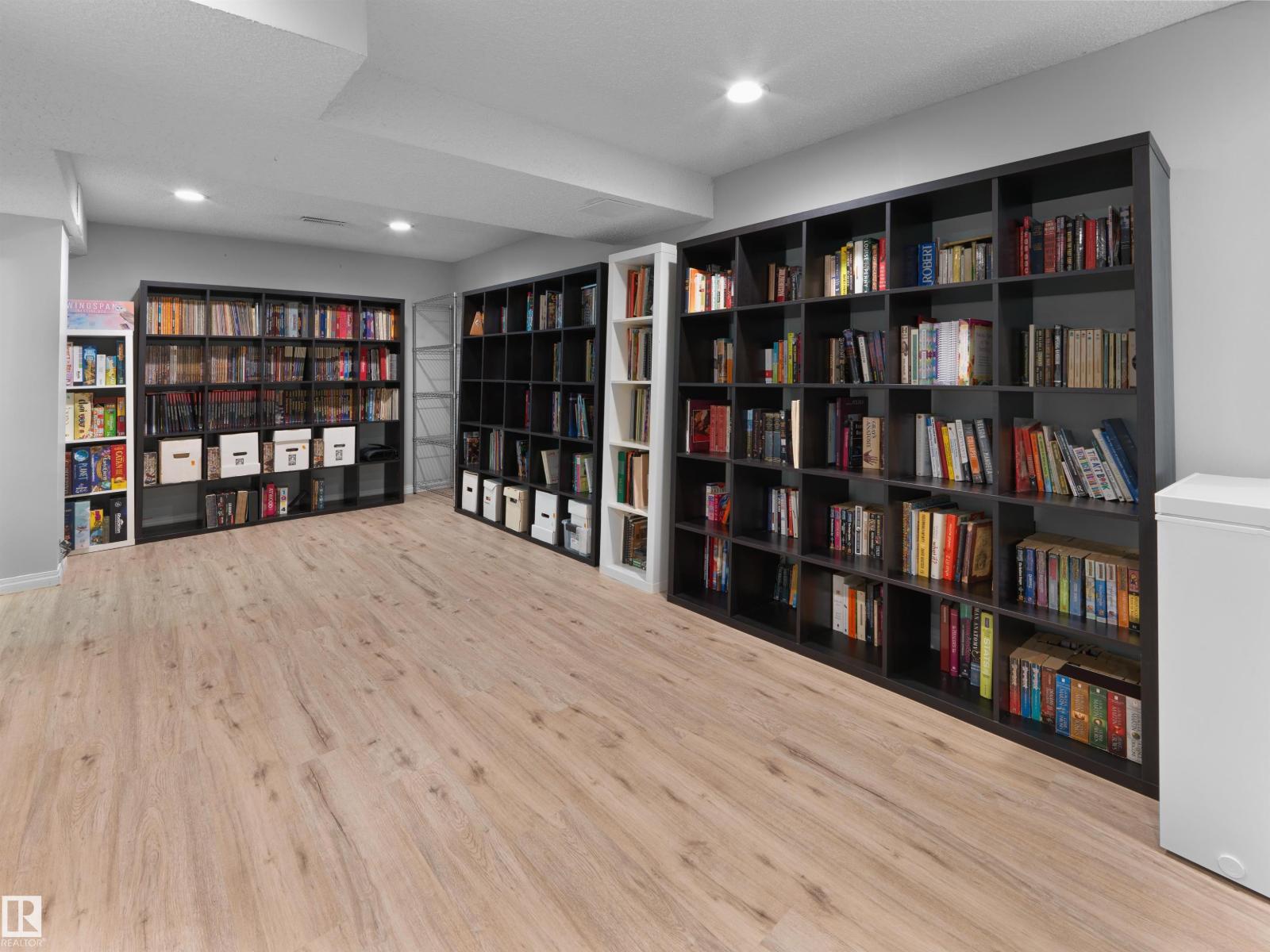 10968 75 Av Nw Property Photo 22