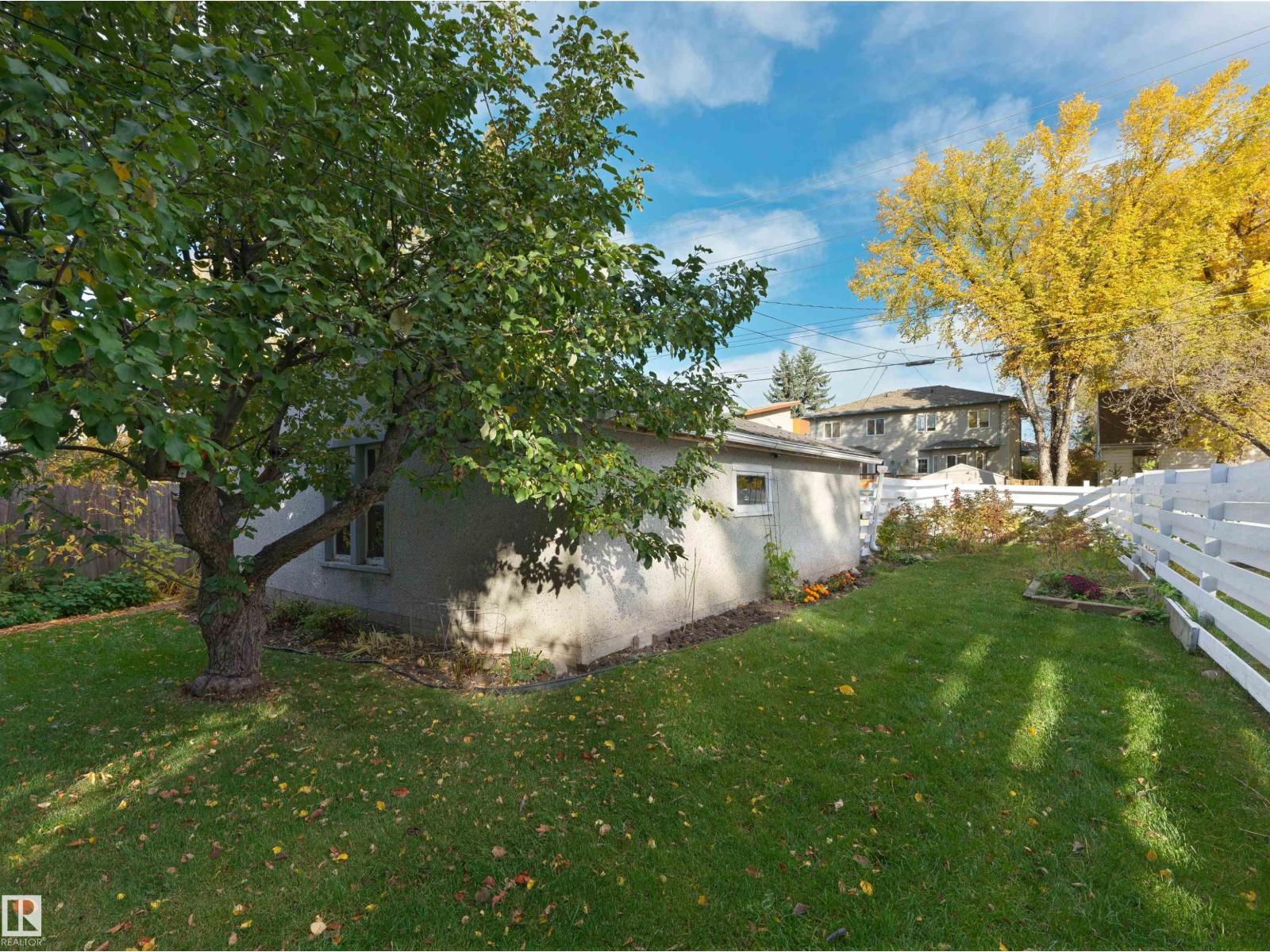10968 75 Av Nw Property Photo 26