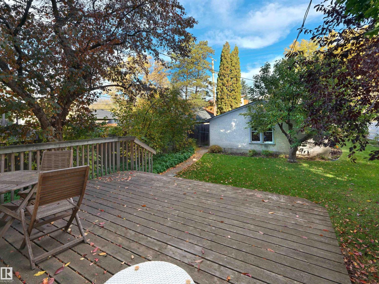 10968 75 Av Nw Property Photo 28