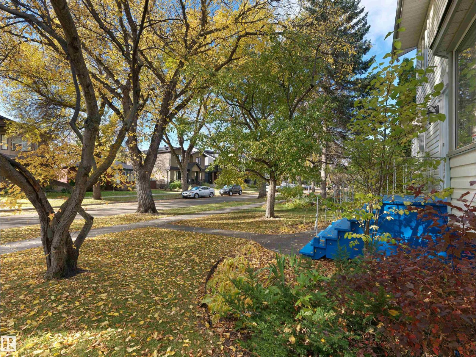 10968 75 Av Nw Property Photo 32
