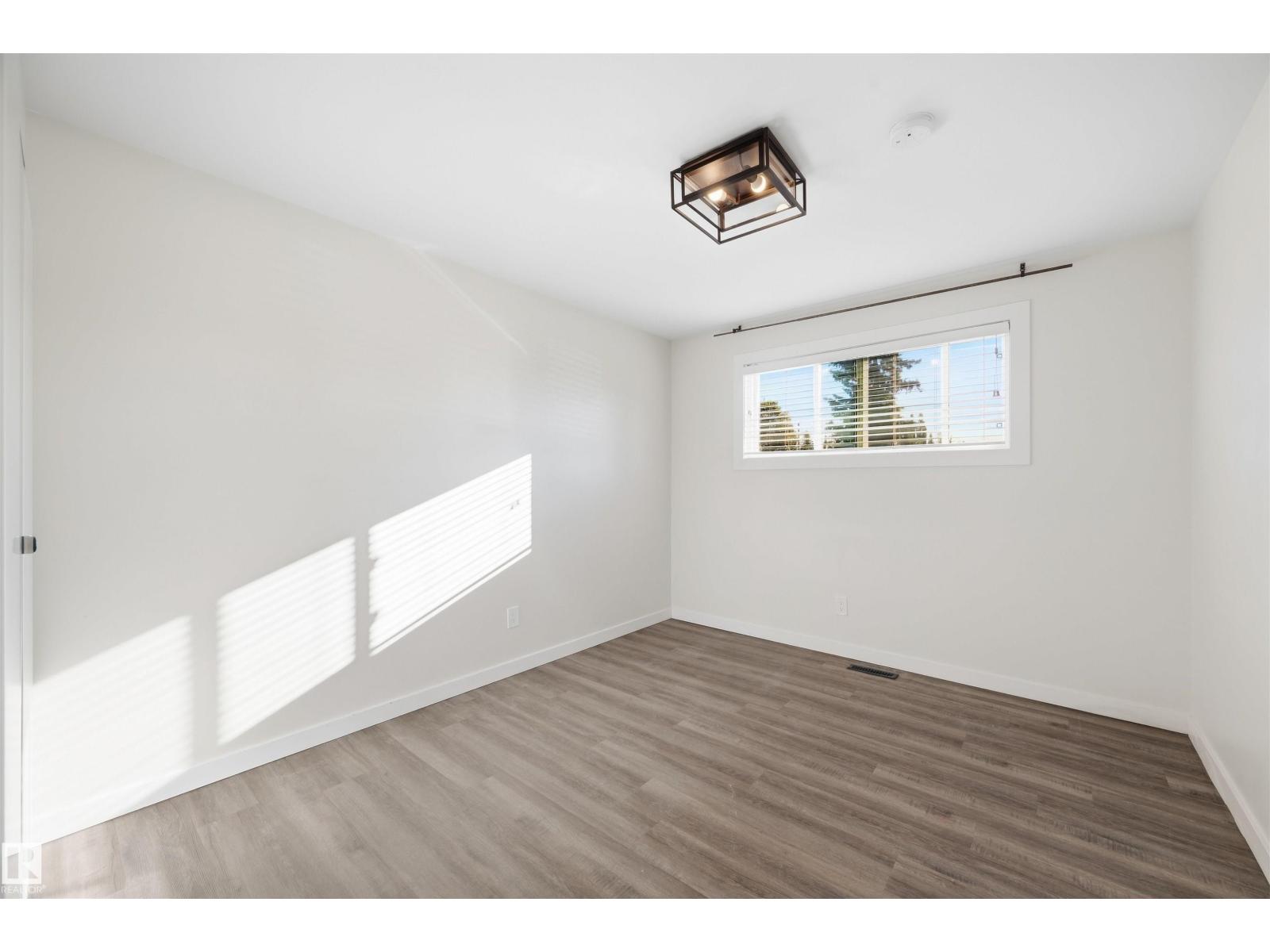 8914 162 St Nw Property Photo 21