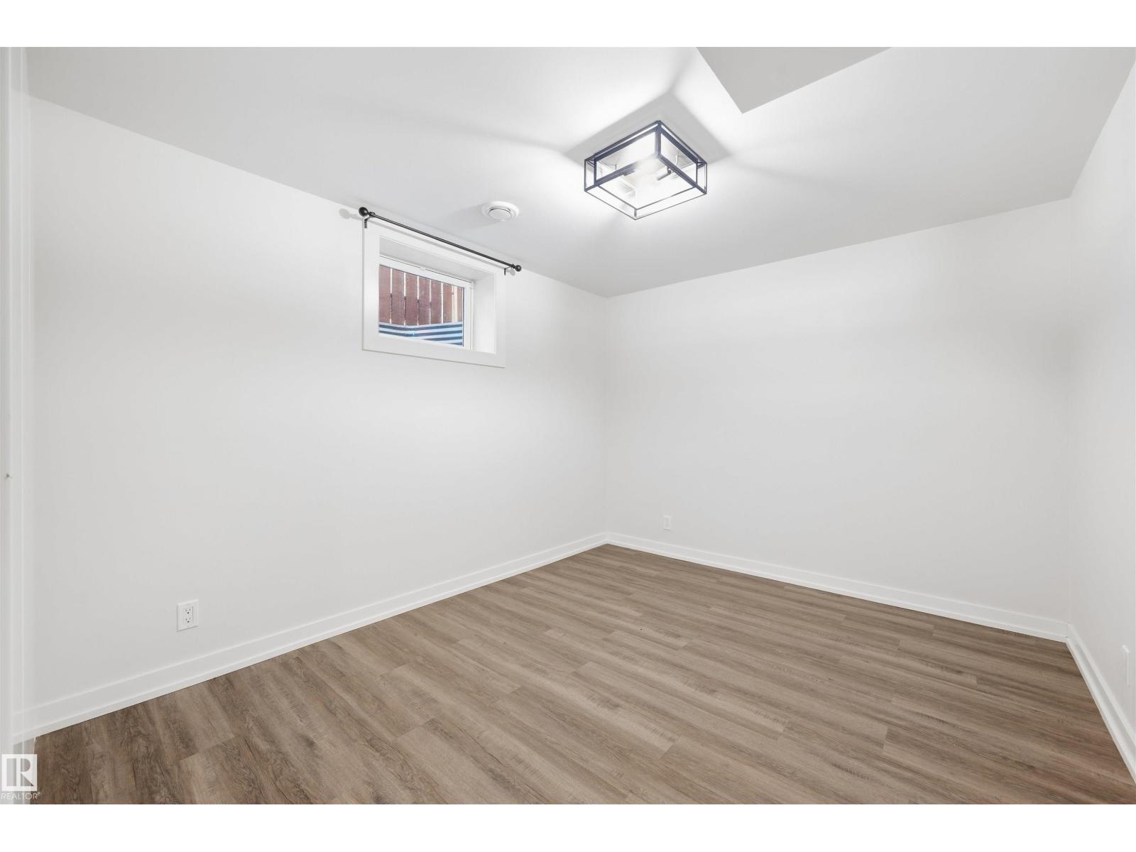 8914 162 St Nw Property Photo 35