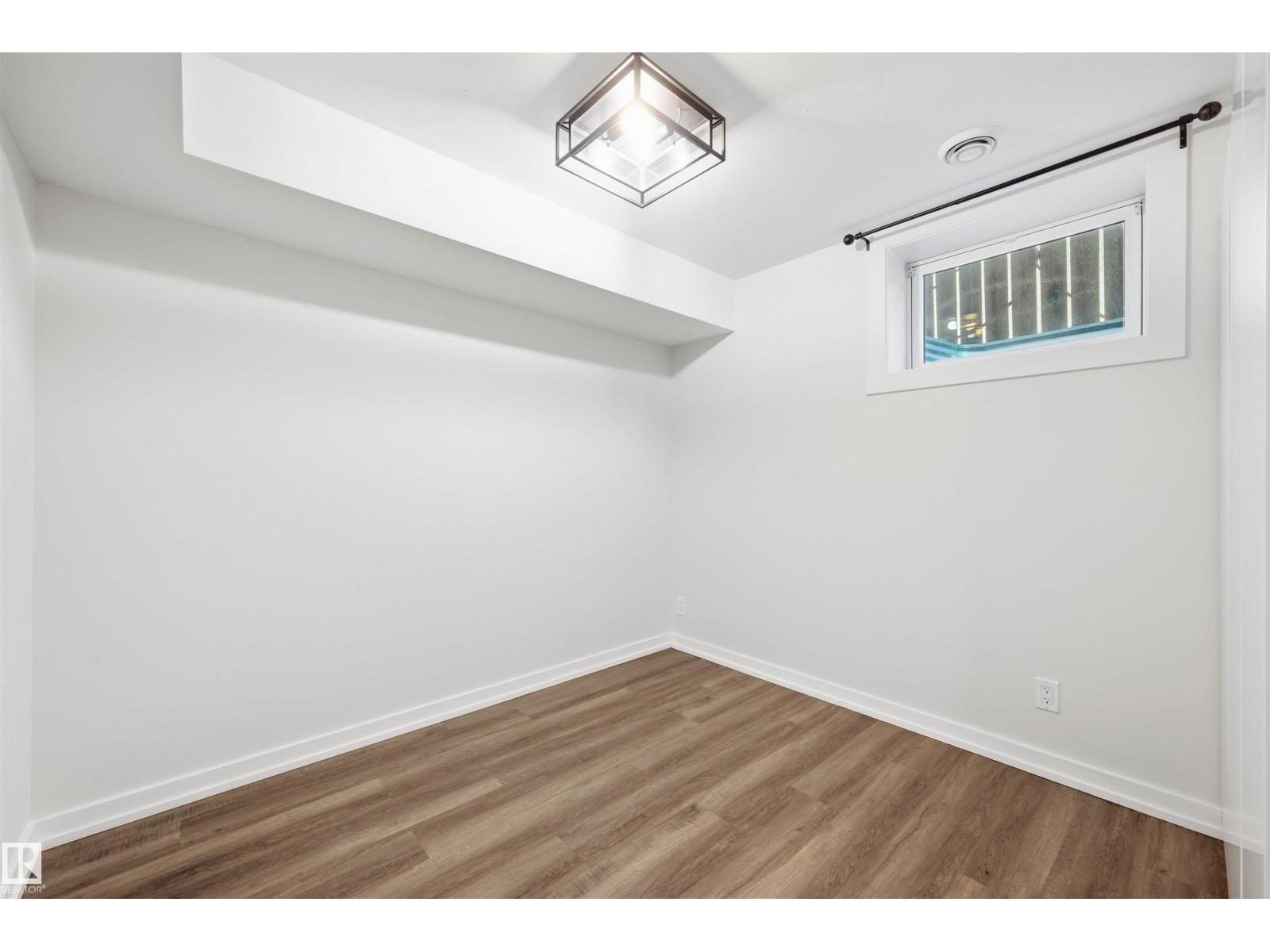 8914 162 St Nw Property Photo 37