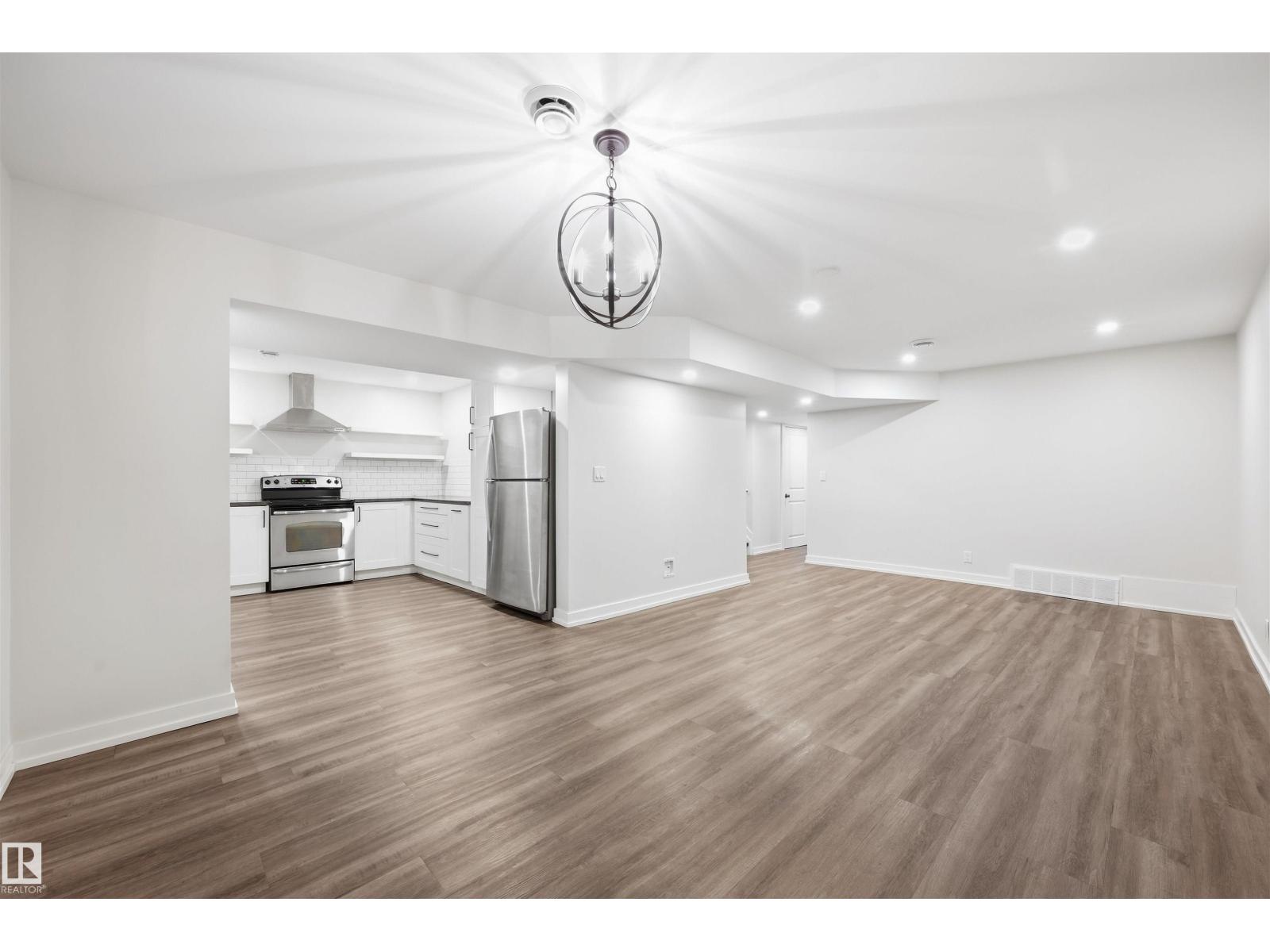 8914 162 St Nw Property Photo 44