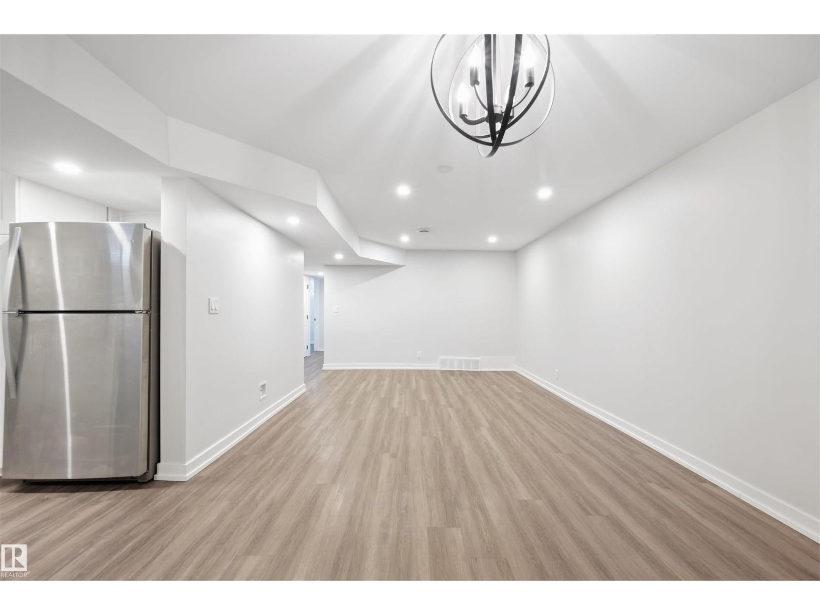 8914 162 St Nw Property Photo 46