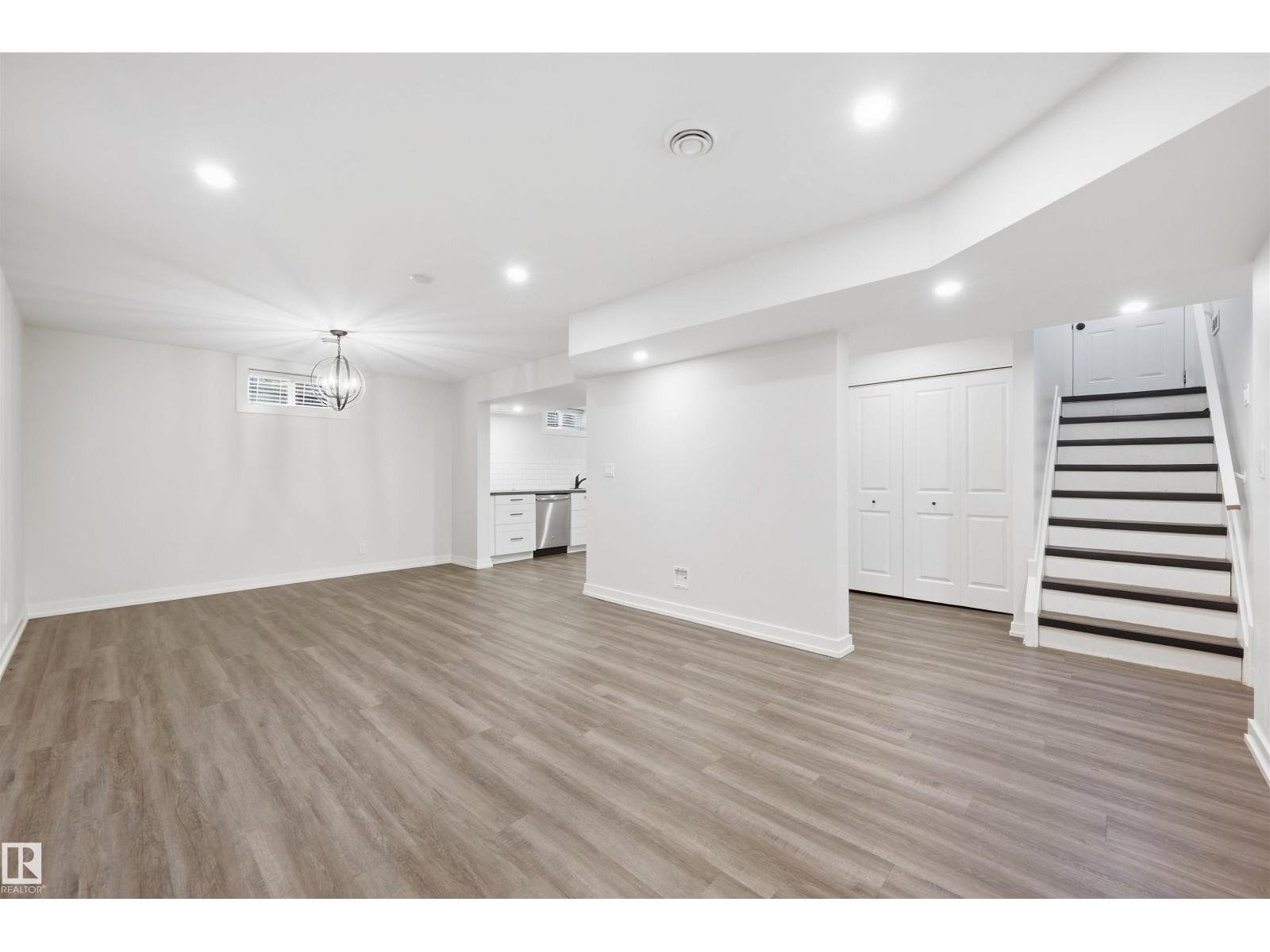 8914 162 St Nw Property Photo 48