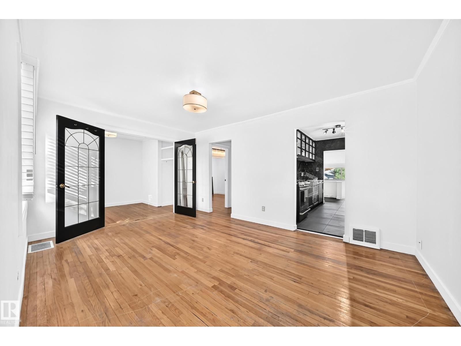 9506 72 Av Nw Property Photo 12