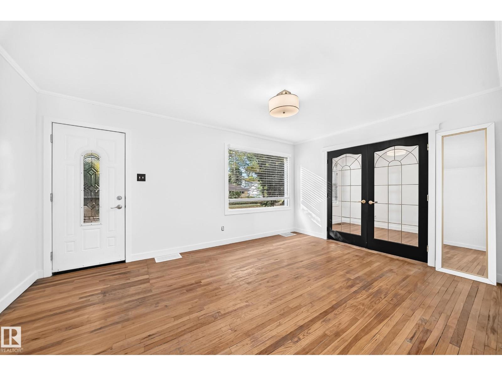 9506 72 Av Nw Property Photo 16