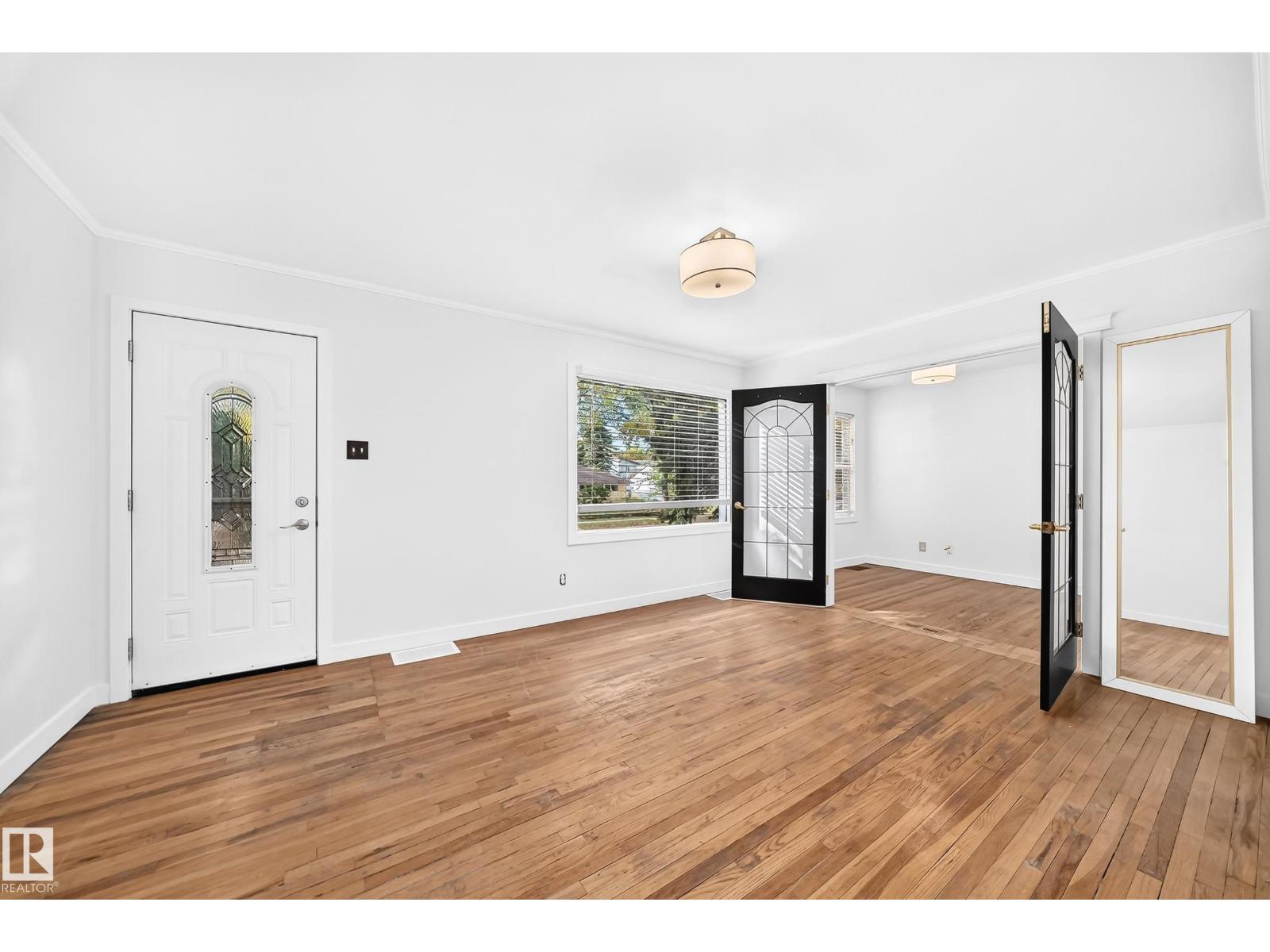 9506 72 Av Nw Property Photo 17