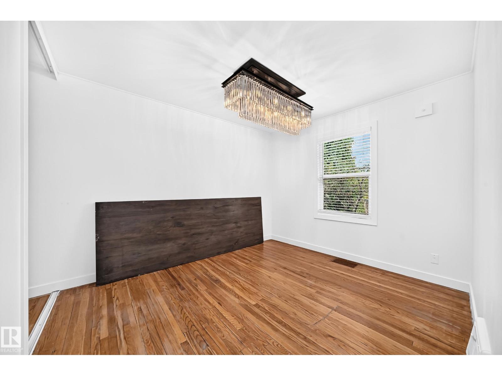 9506 72 Av Nw Property Photo 20