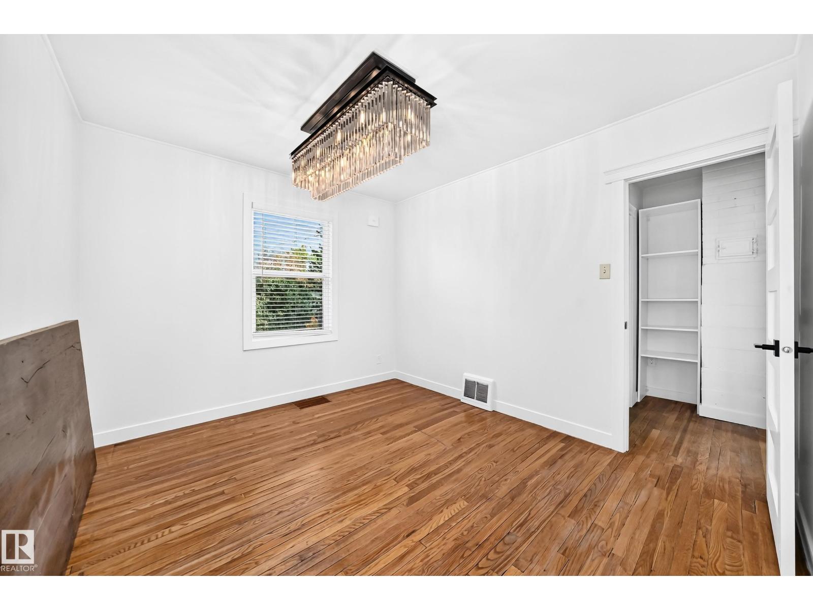 9506 72 Av Nw Property Photo 21