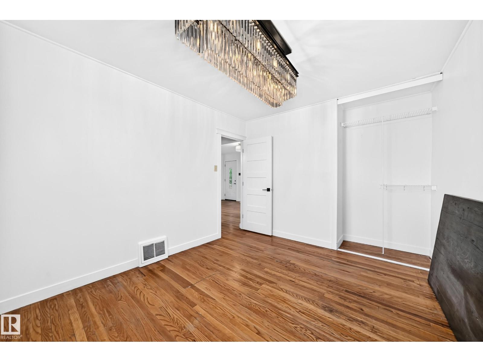 9506 72 Av Nw Property Photo 22