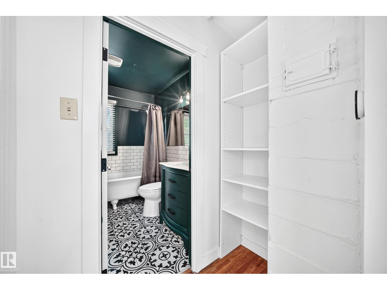9506 72 Av Nw Property Photo 28
