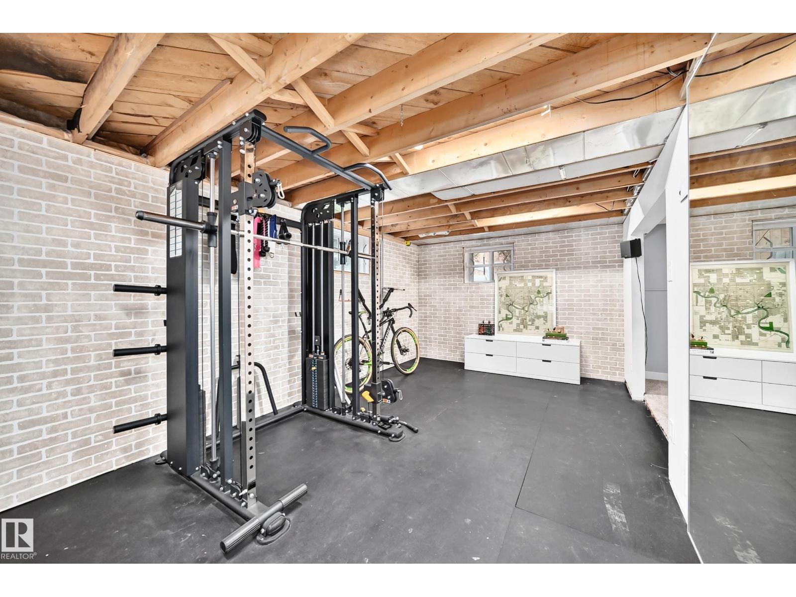 9506 72 Av Nw Property Photo 32
