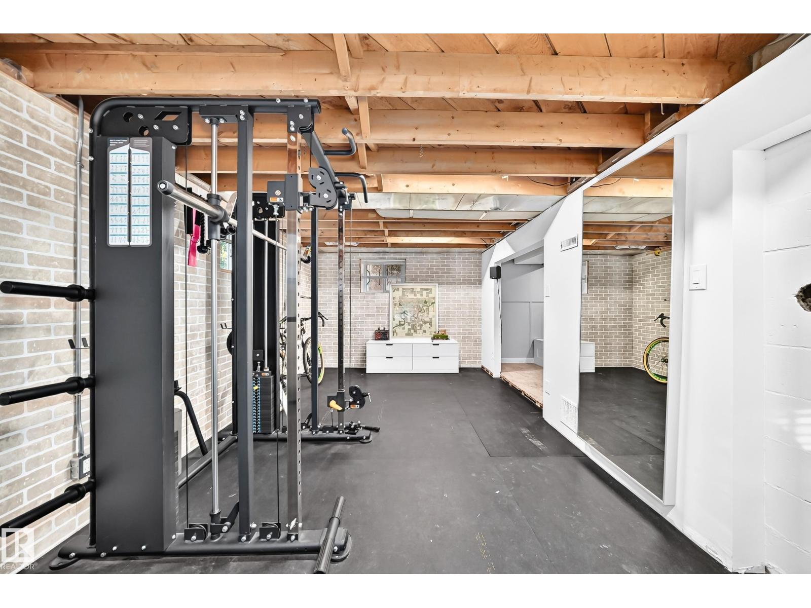 9506 72 Av Nw Property Photo 33