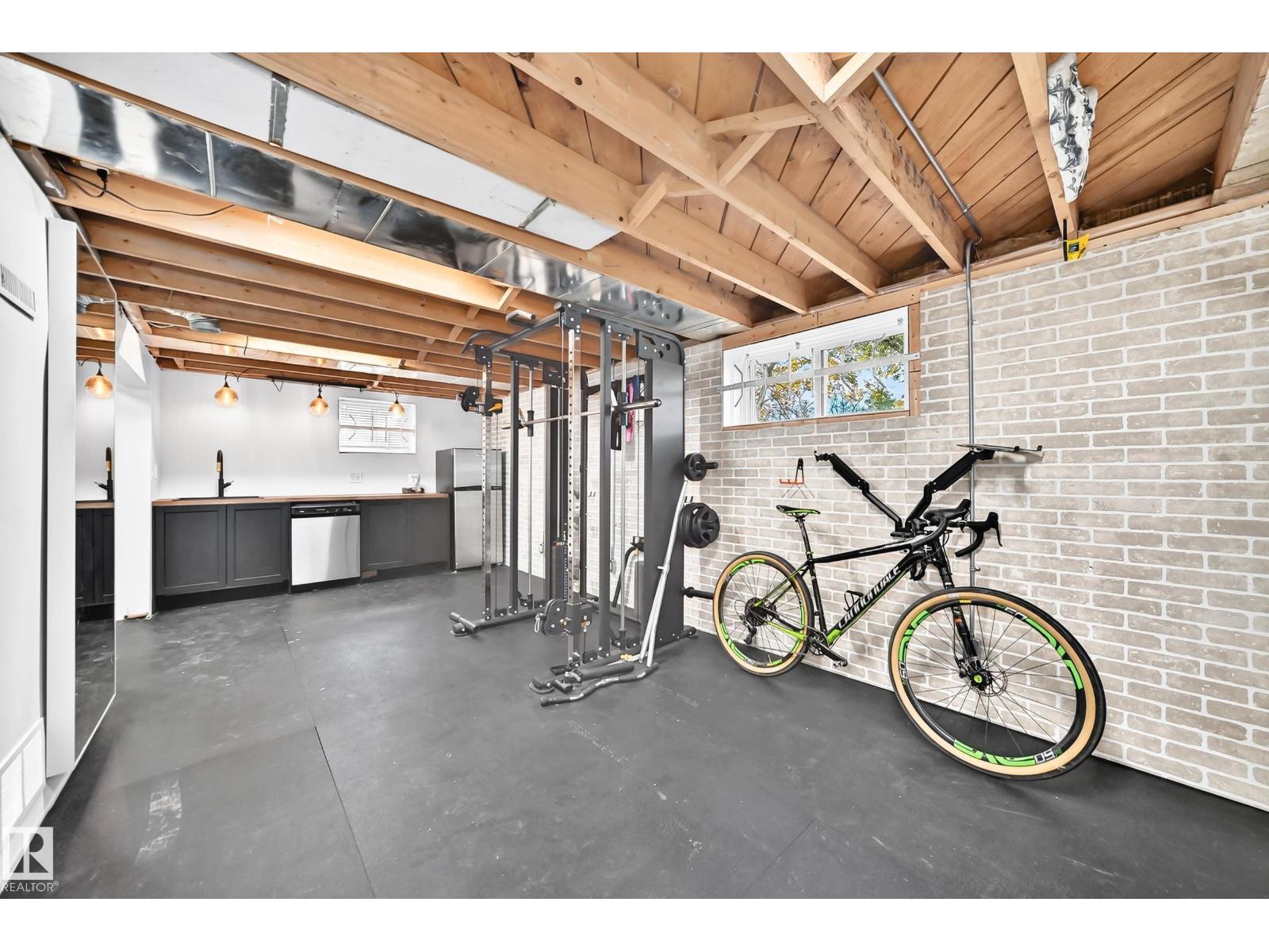 9506 72 Av Nw Property Photo 34