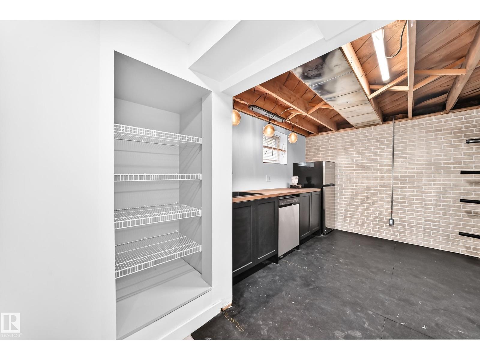 9506 72 Av Nw Property Photo 41