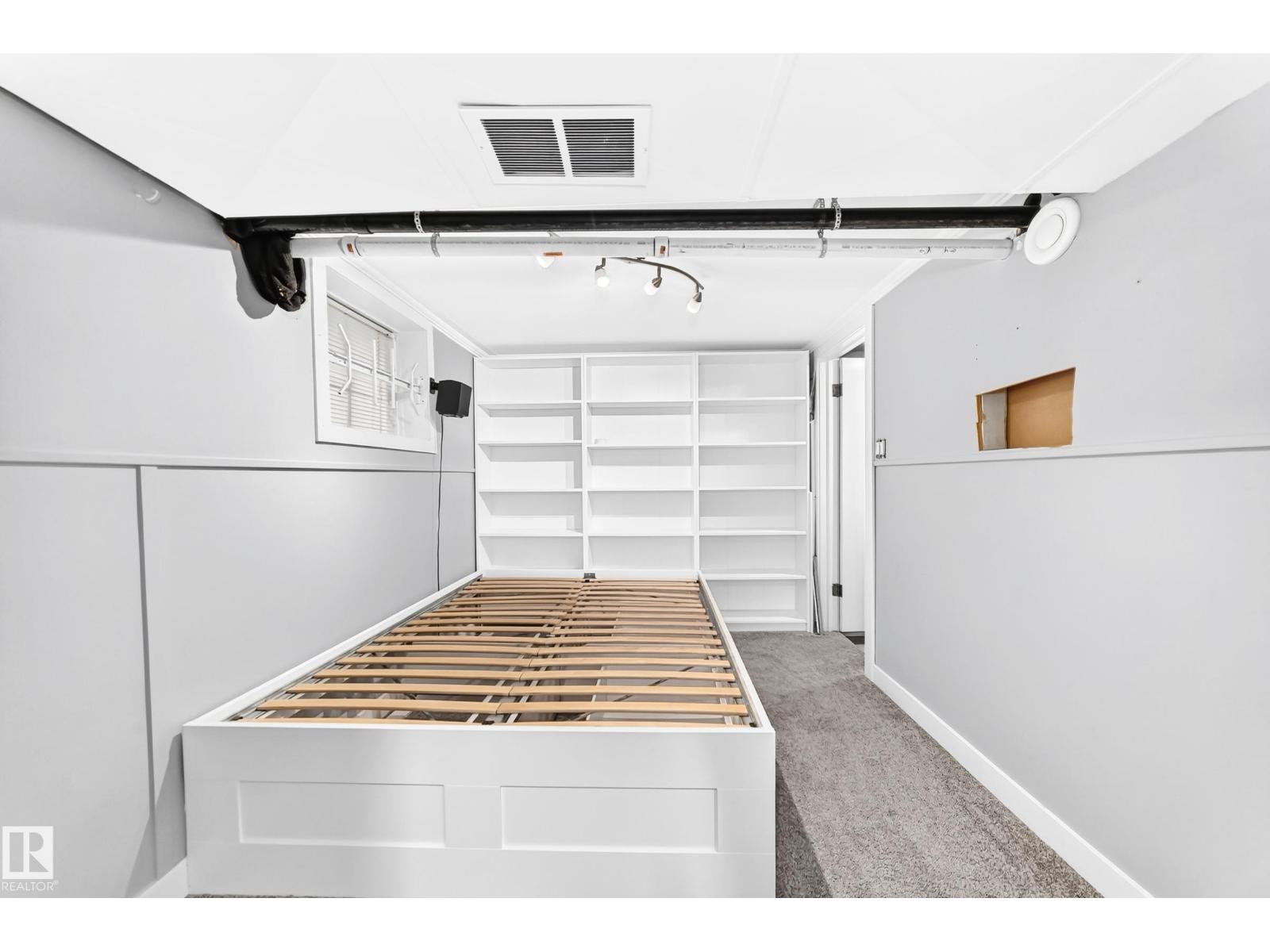 9506 72 Av Nw Property Photo 44