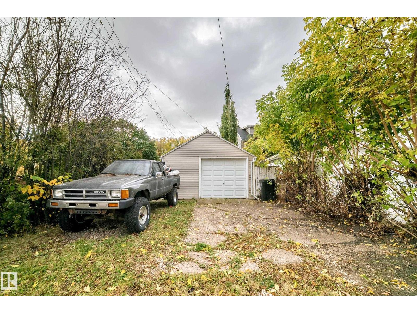 9506 72 Av Nw Property Photo 58