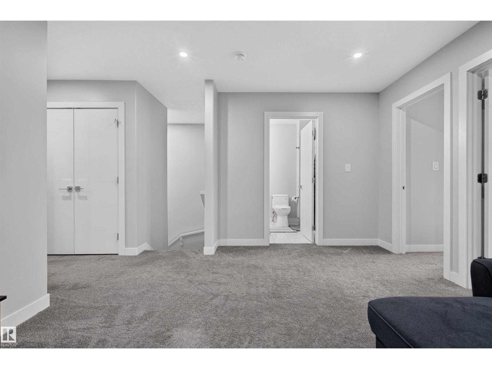 452 Roberts Cr Property Photo 15