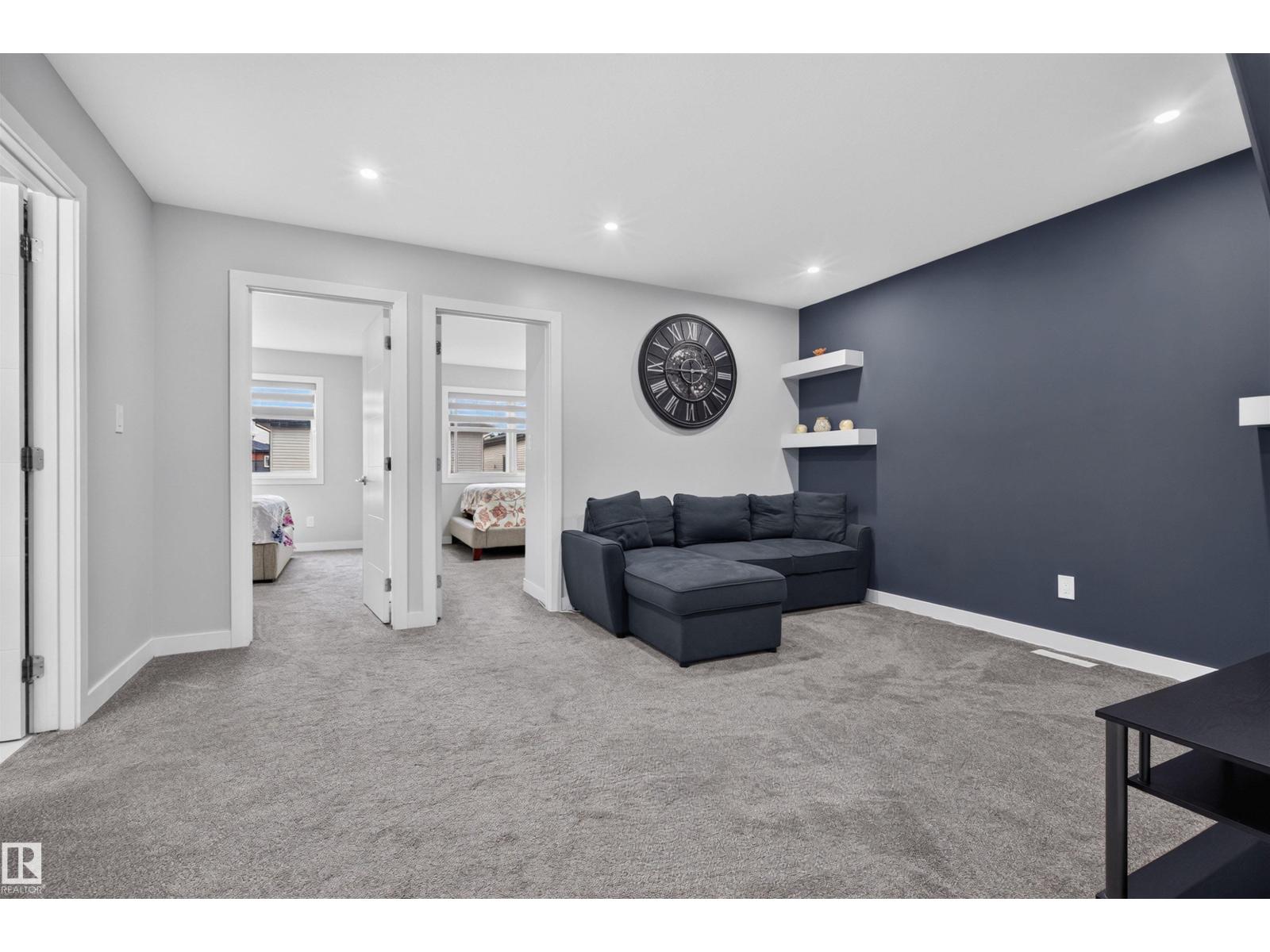 452 Roberts Cr Property Photo 16