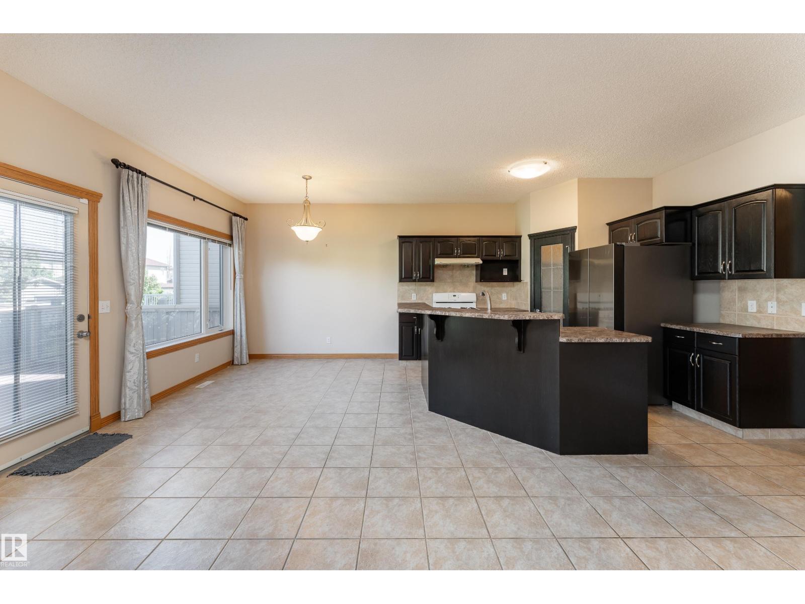 10820 178 Av Nw Property Photo 6