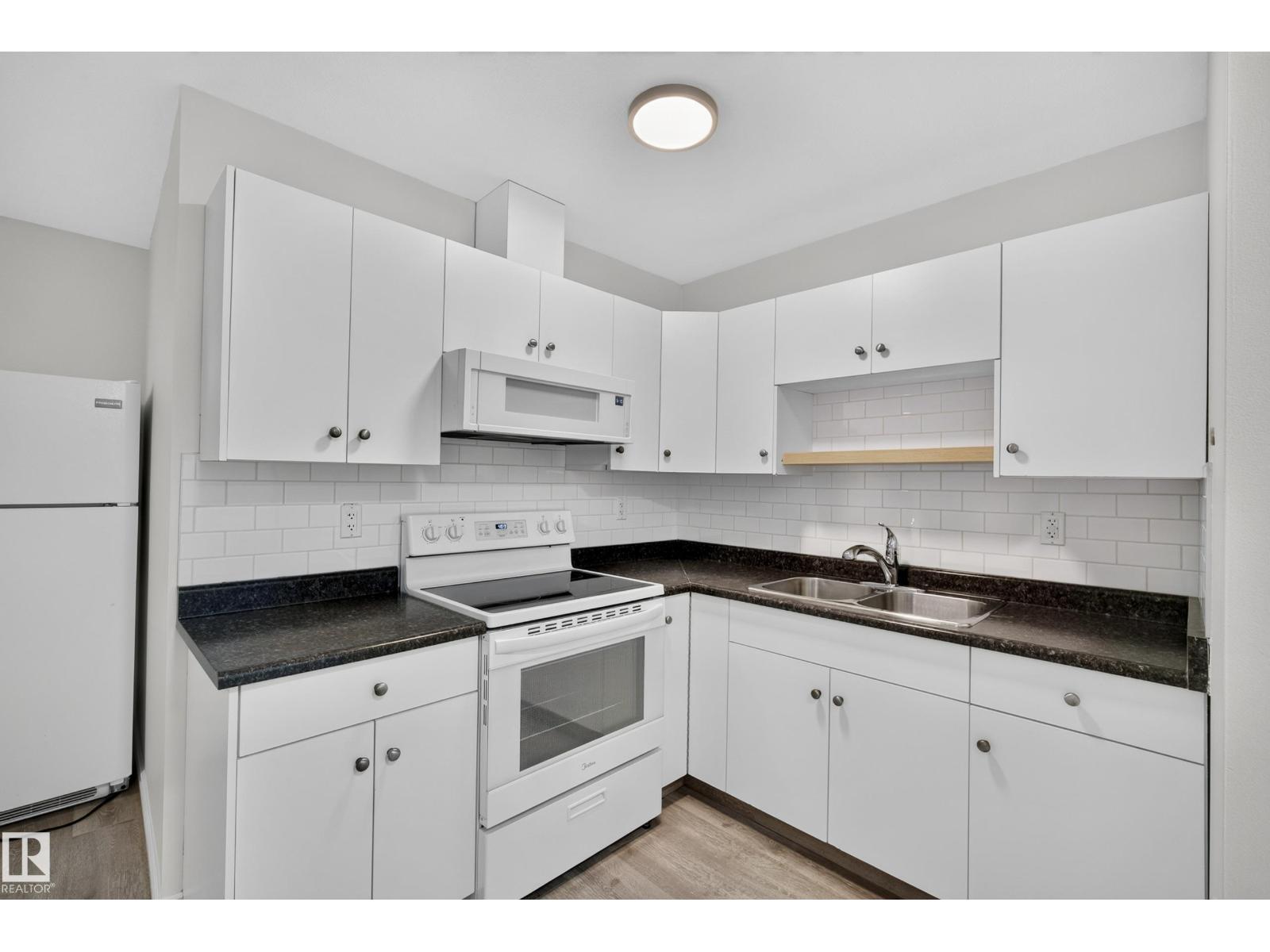 10216 150 St Nw Nw Property Photo 43