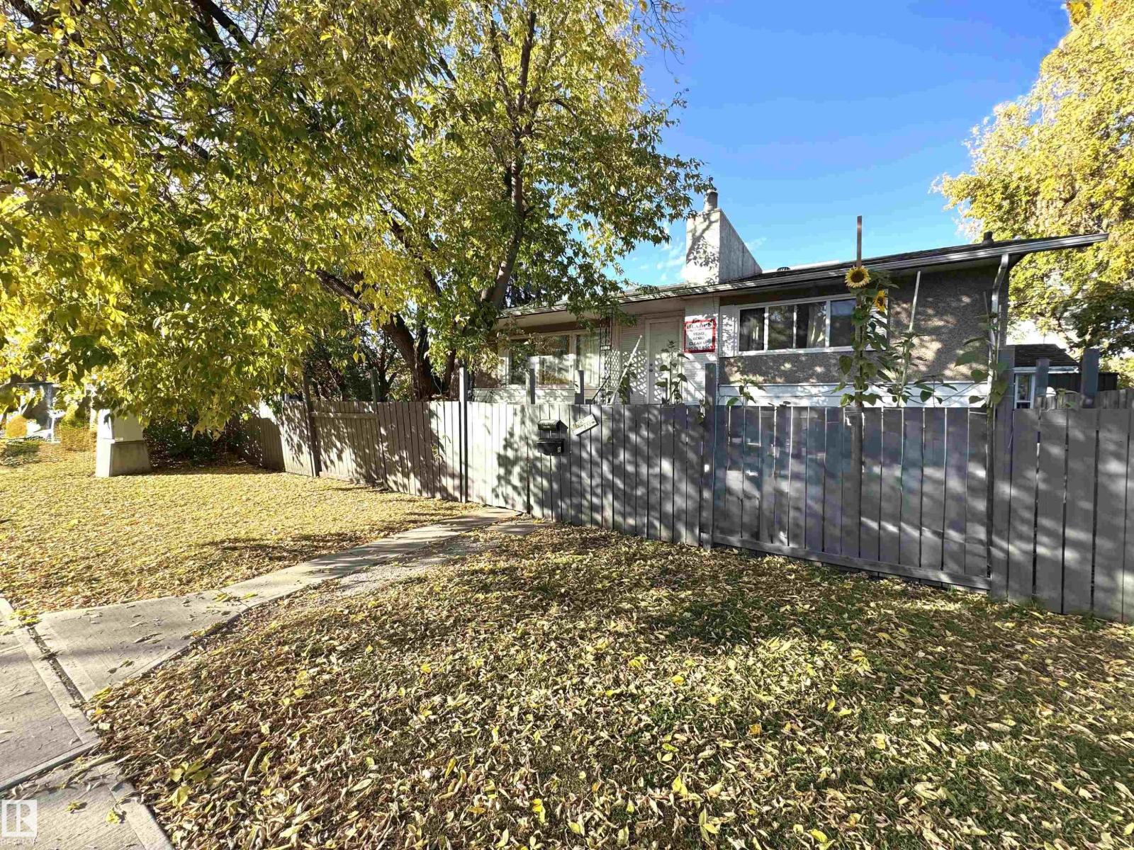 8108 124 Av Nw Property Photo 1