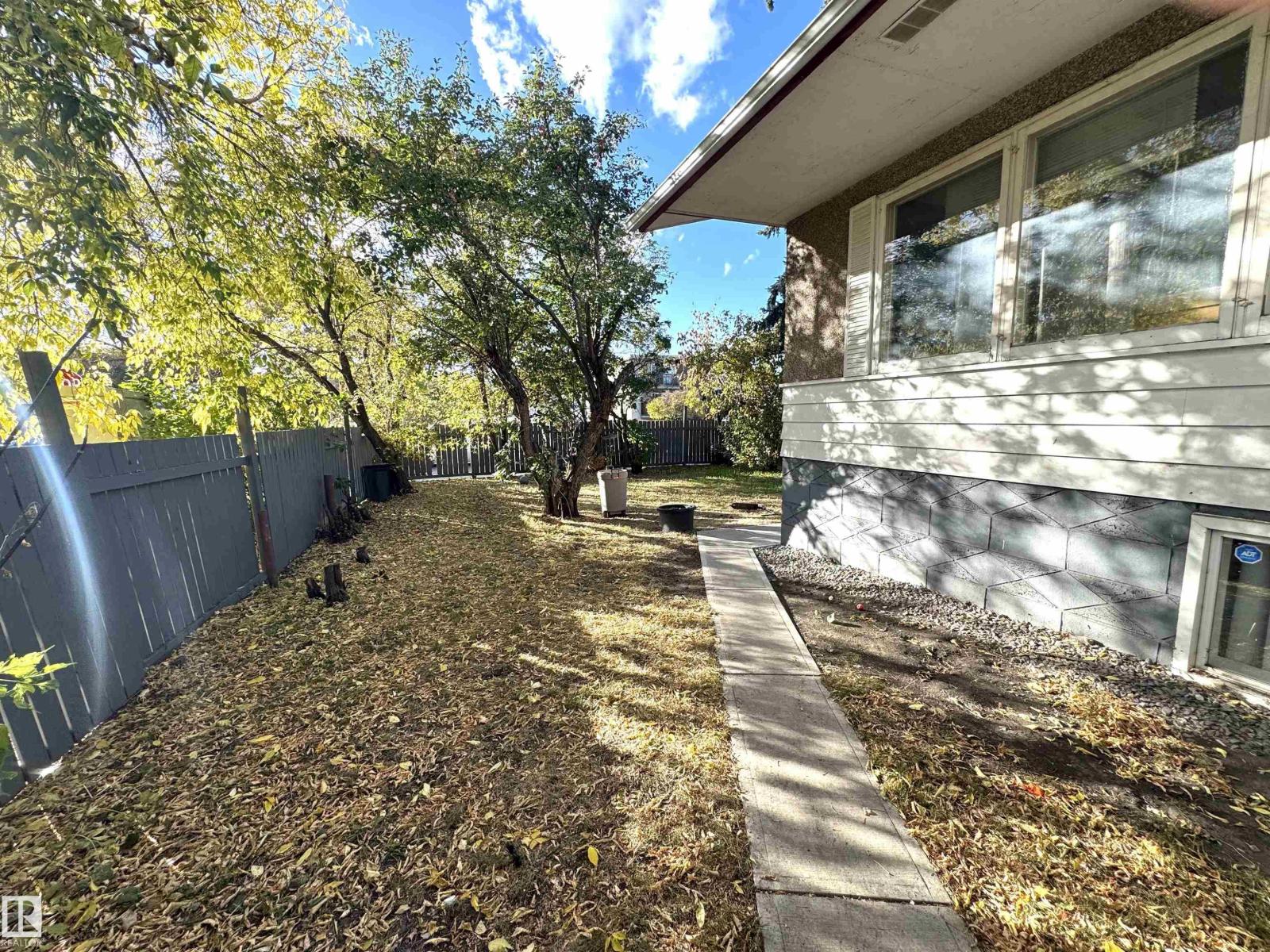 8108 124 Av Nw Property Photo 2