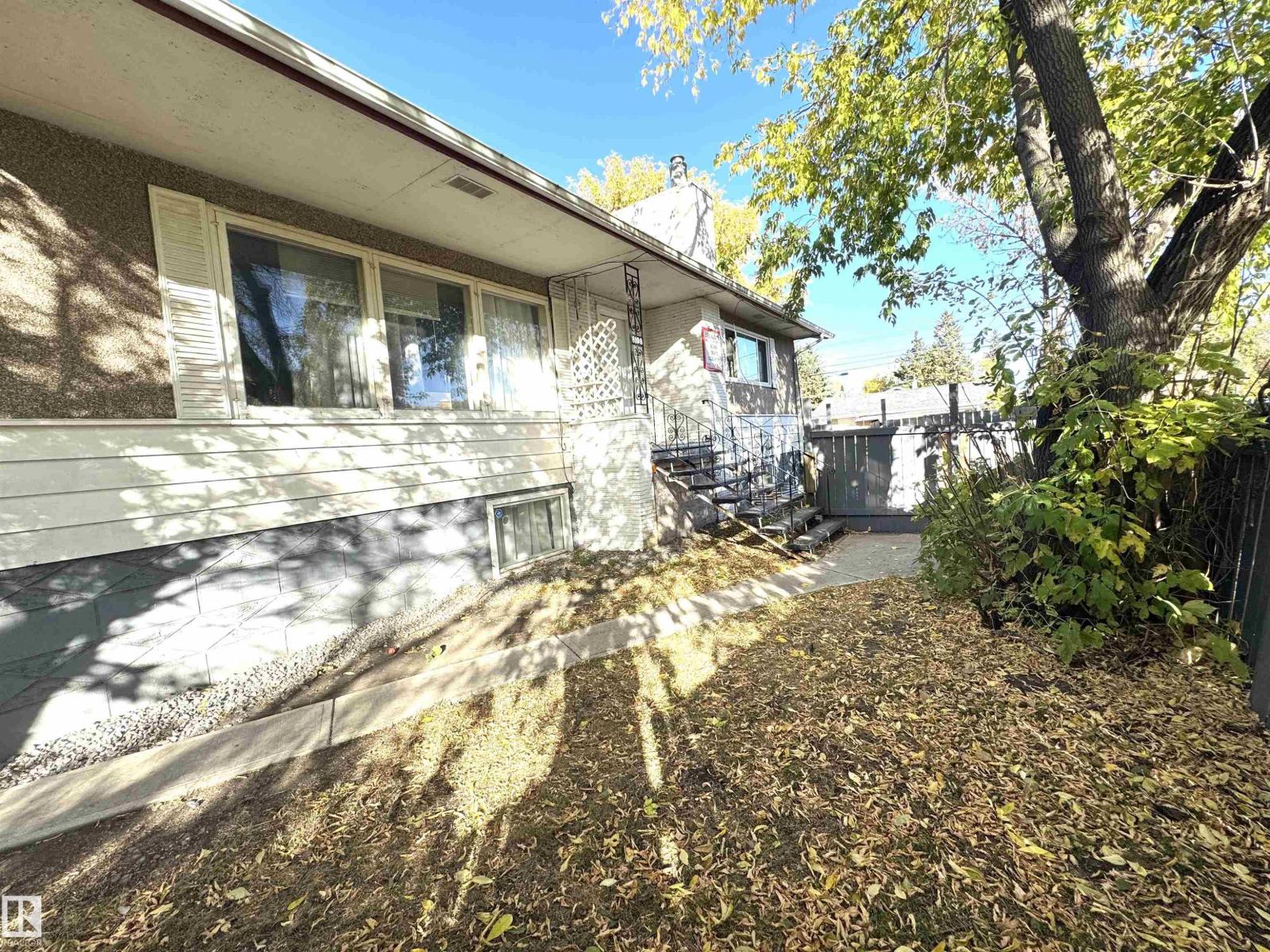 8108 124 Av Nw Property Photo 4