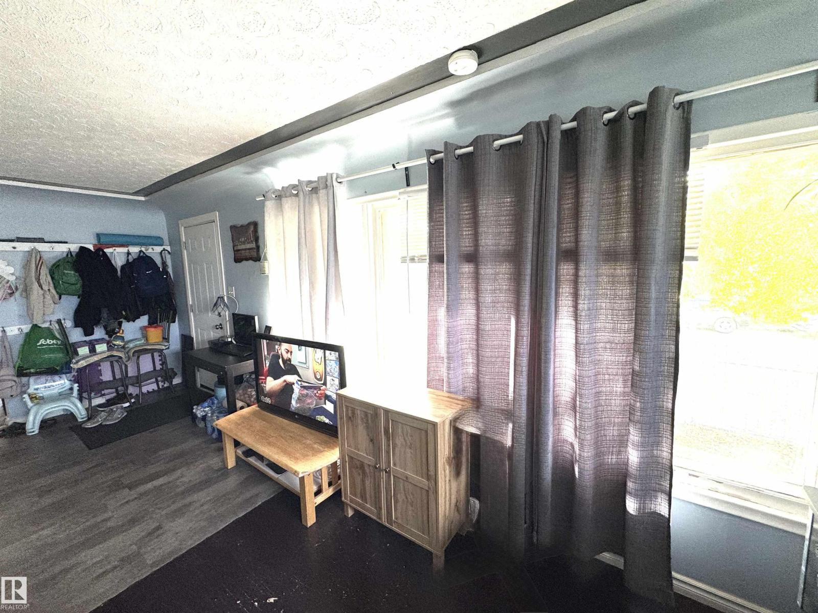 8108 124 Av Nw Property Photo 6