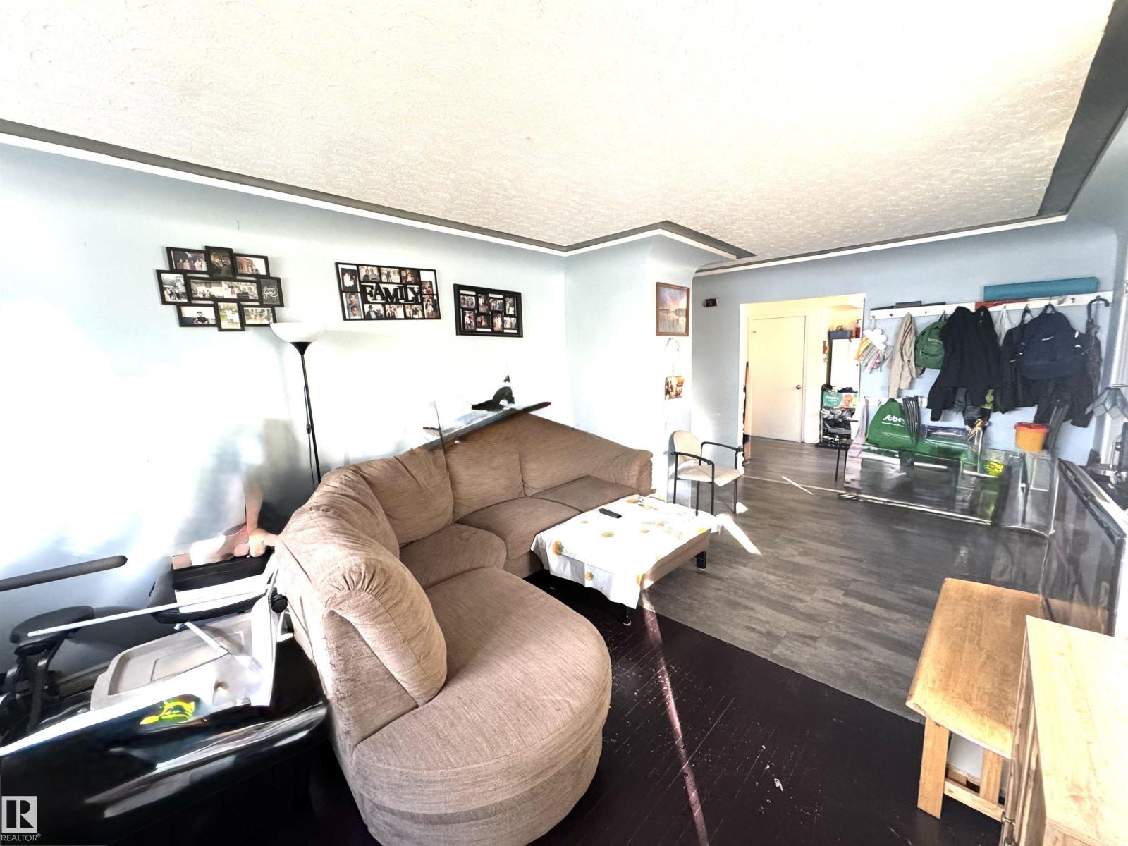 8108 124 Av Nw Property Photo 8
