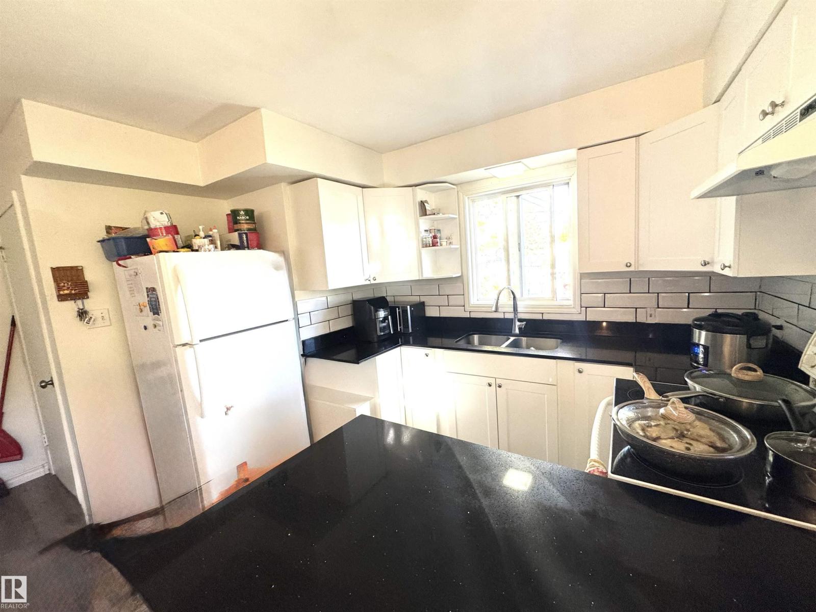 8108 124 Av Nw Property Photo 10