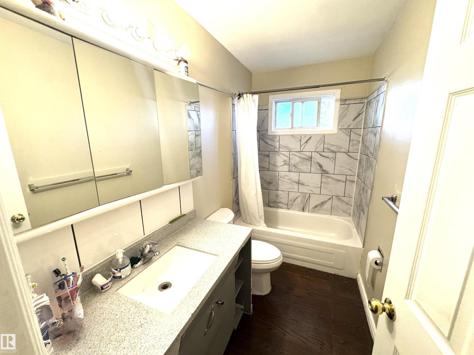 8108 124 Av Nw Property Photo 11
