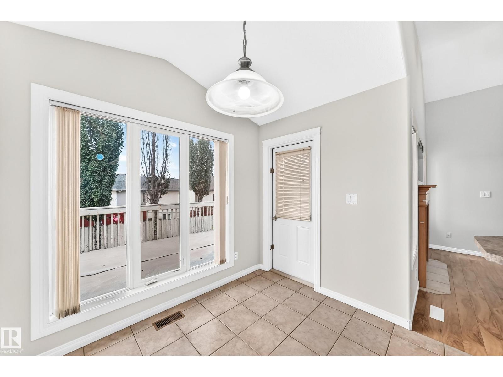 3460 30 St Nw Property Photo 13