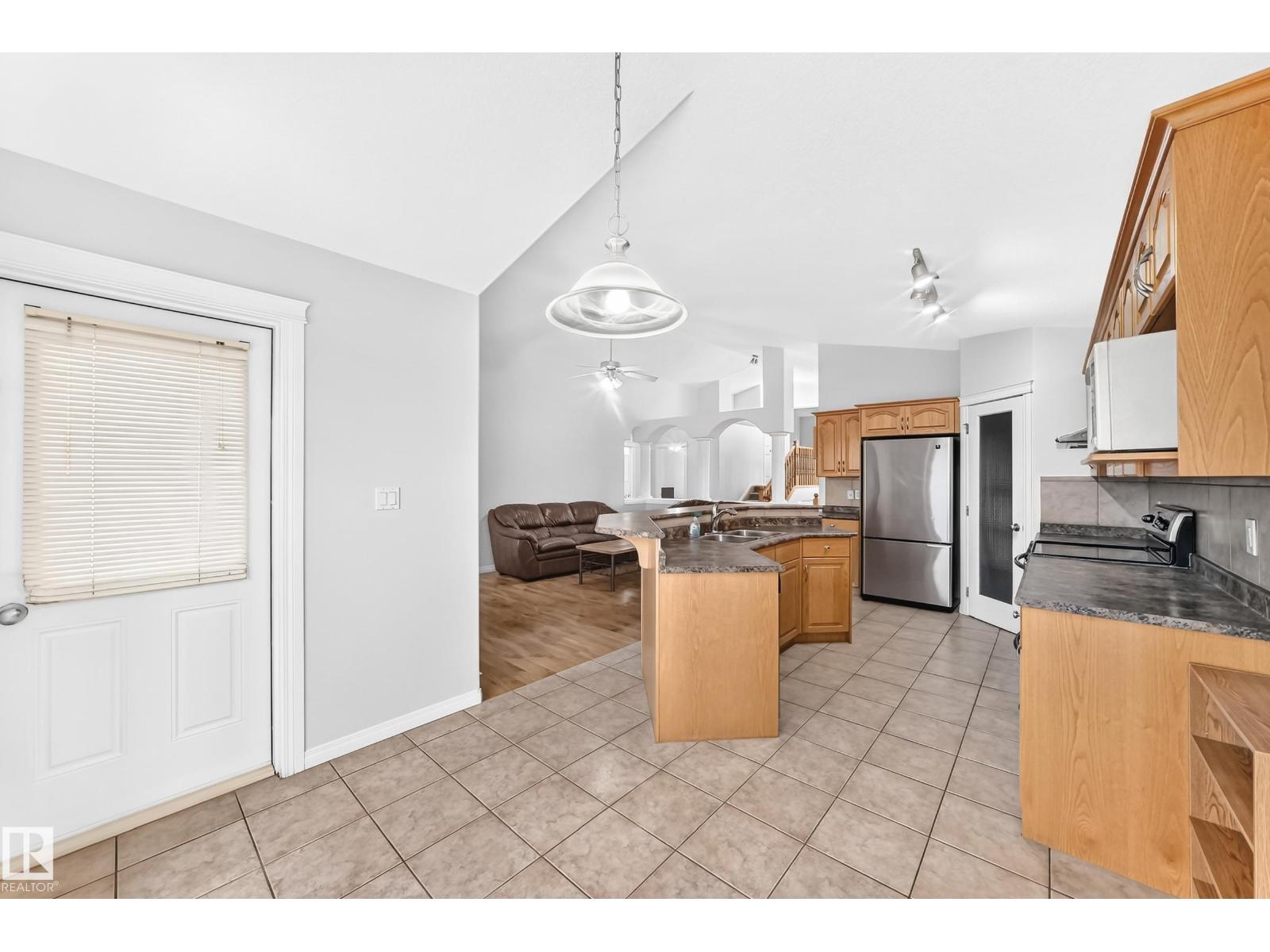 3460 30 St Nw Property Photo 18