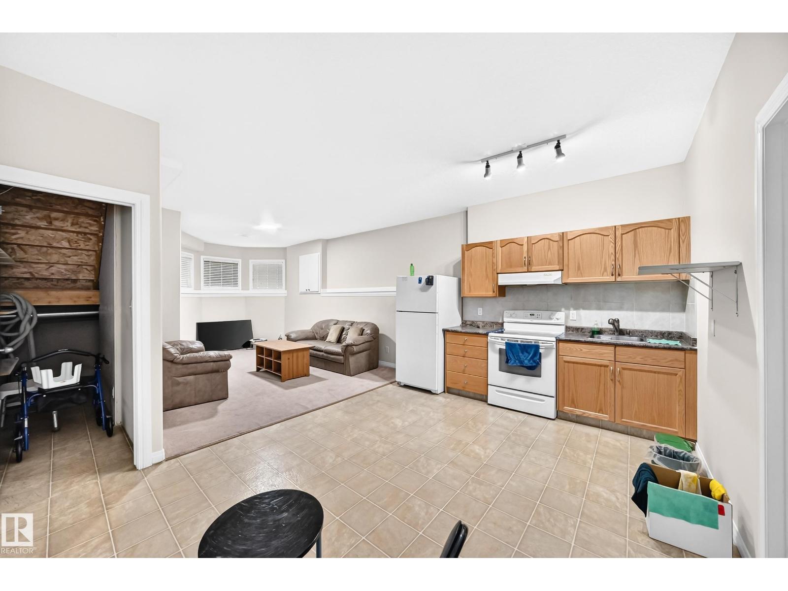 3460 30 St Nw Property Photo 45