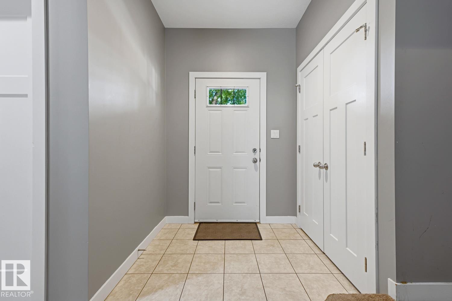 11827 56 St Nw Property Photo 2