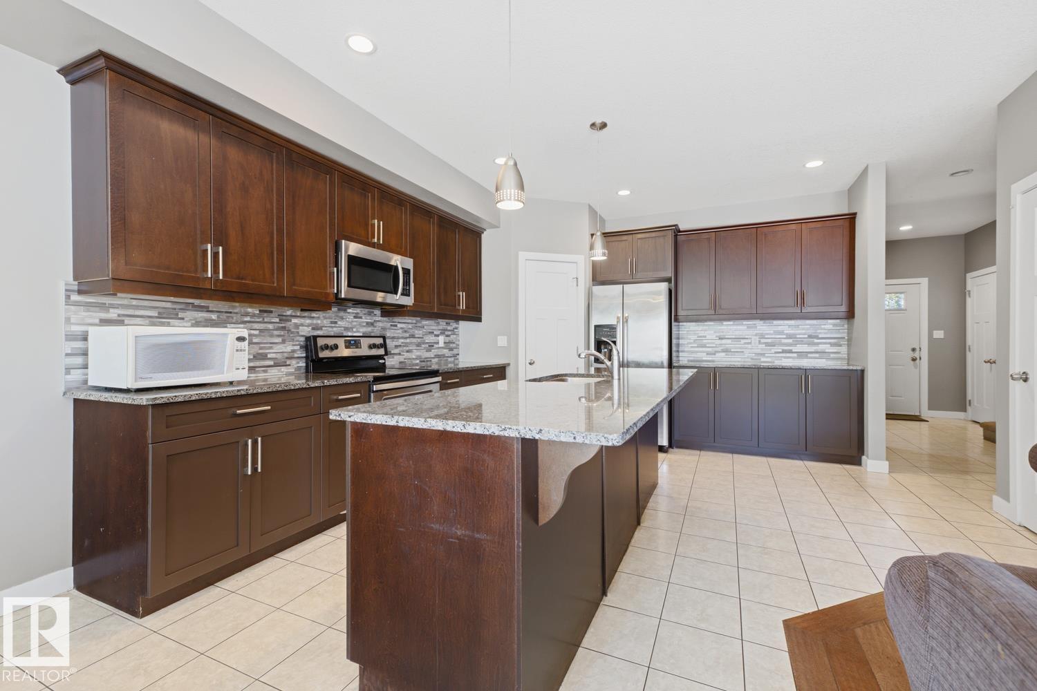 11827 56 St Nw Property Photo 10