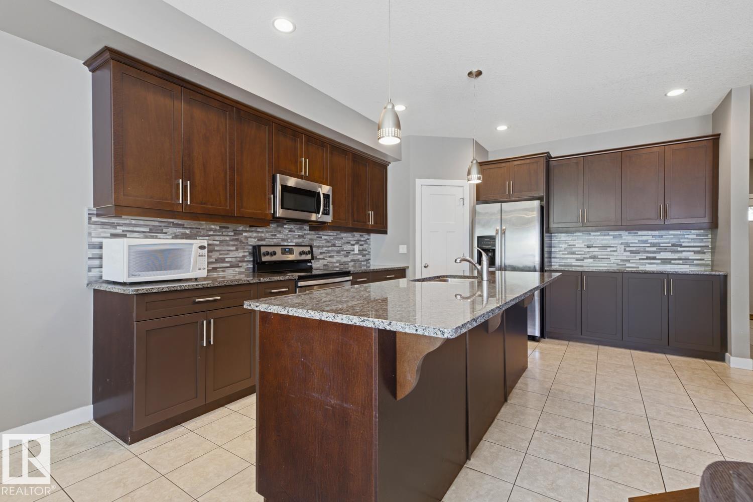 11827 56 St Nw Property Photo 11