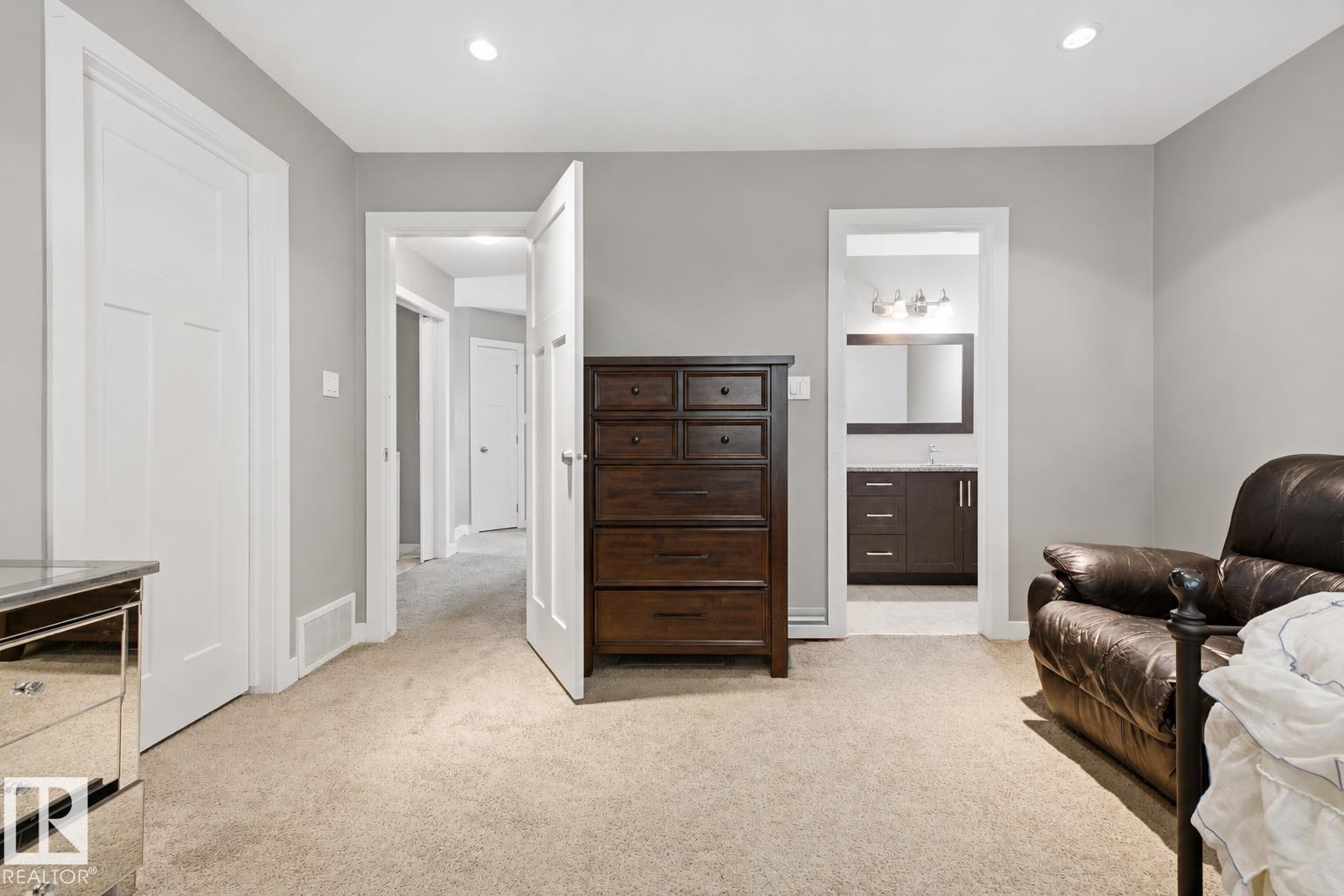 11827 56 St Nw Property Photo 34