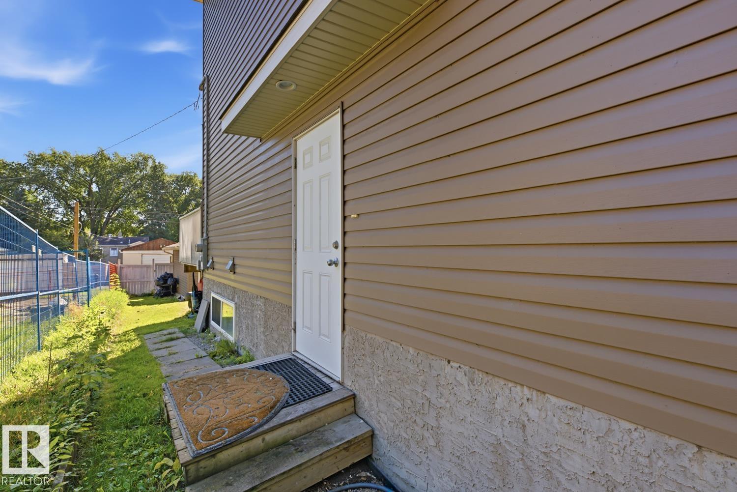 11827 56 St Nw Property Photo 38