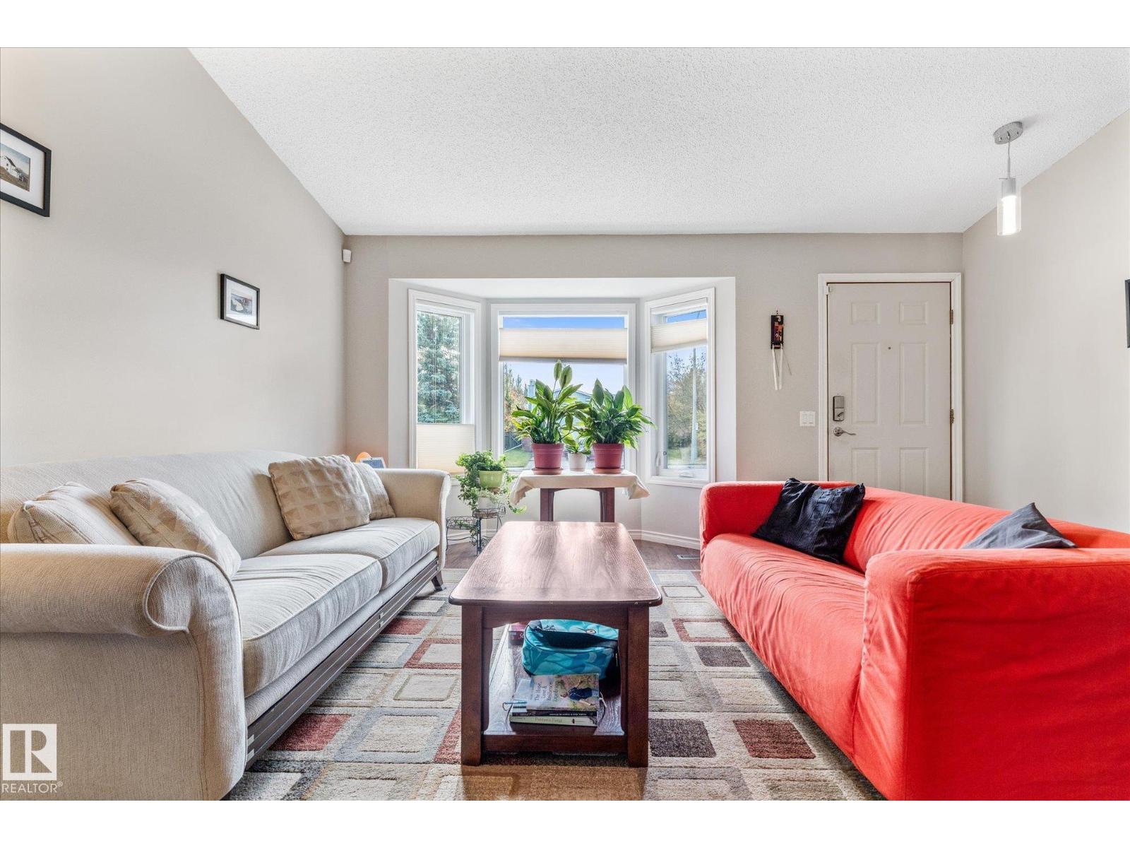 4103 44 Av Property Photo 8