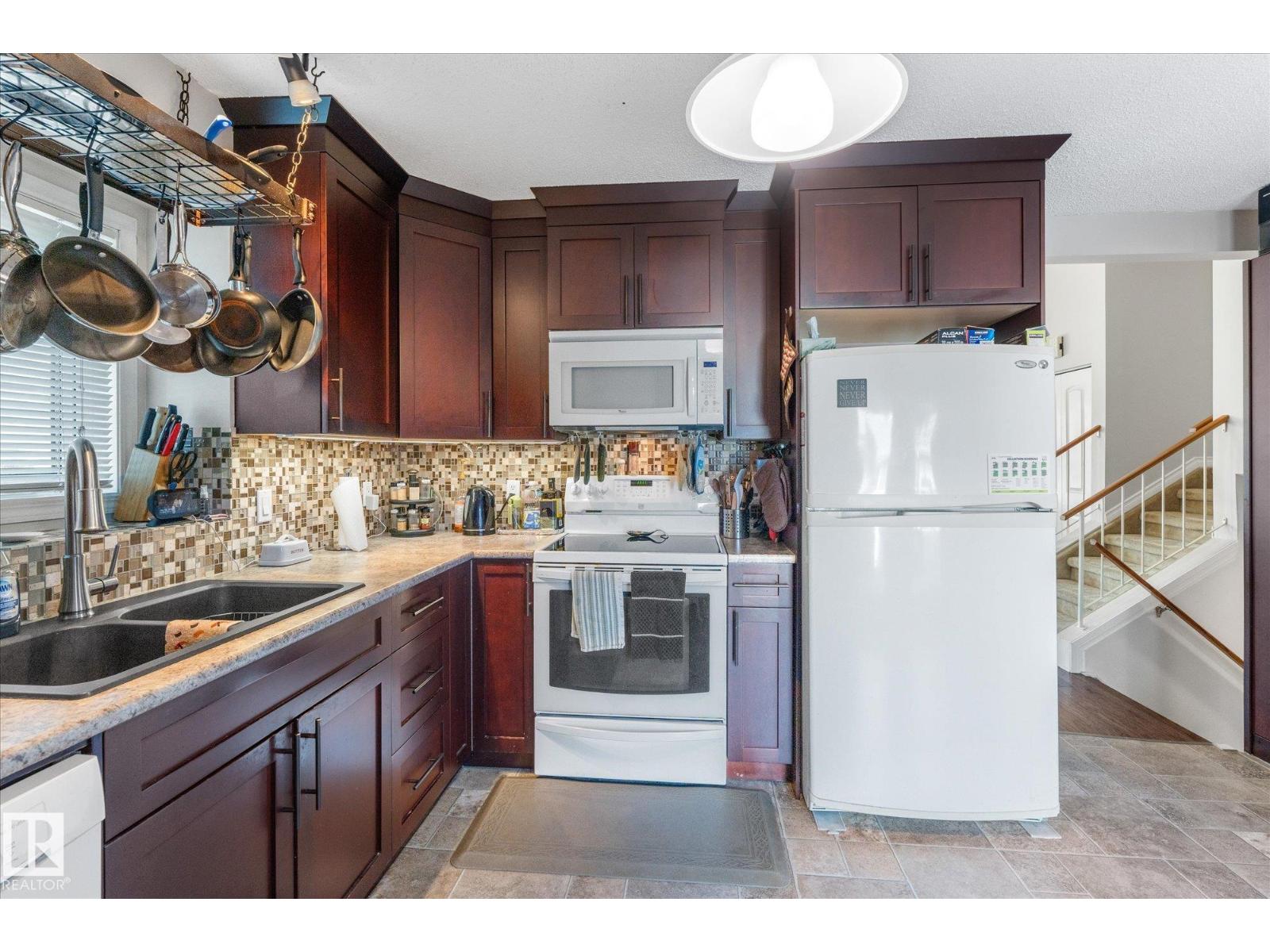 4103 44 Av Property Photo 10