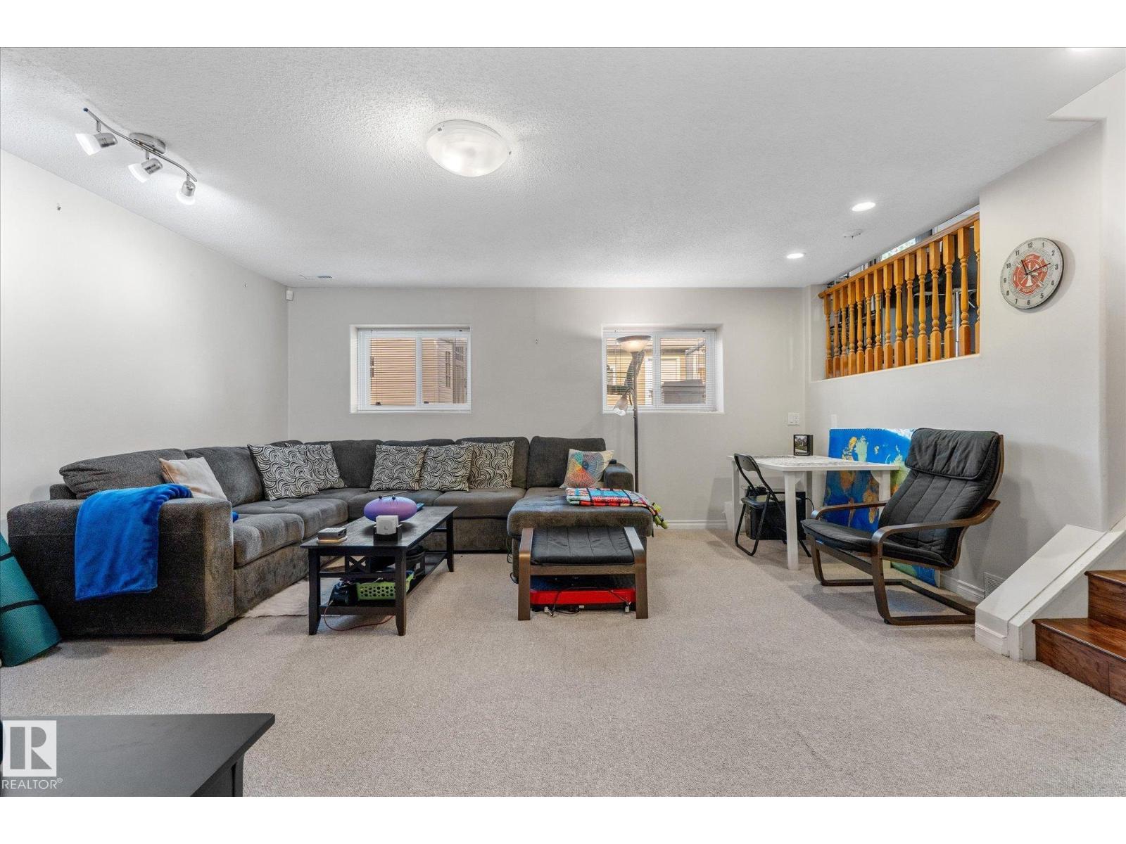 4103 44 Av Property Photo 27