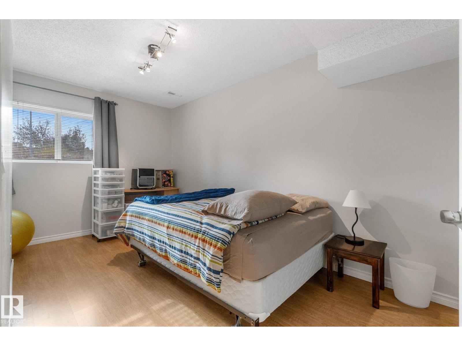 4103 44 Av Property Photo 31